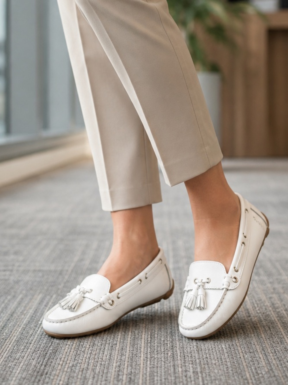 Talbots White Leather Tassel Loafers Womens Size 10M Driving Shoes